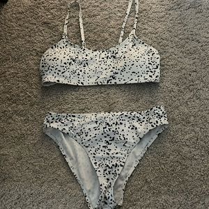 I’m selling this suit because it no longer fits me. It’s a kids 10-12